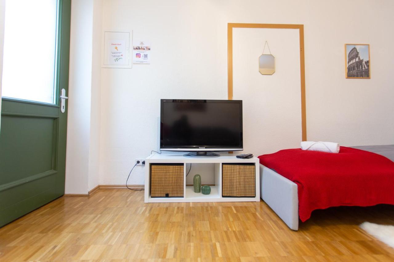 Fullhouse - Halle - R6 Apartments - Smarttv - Nespresso Esterno foto